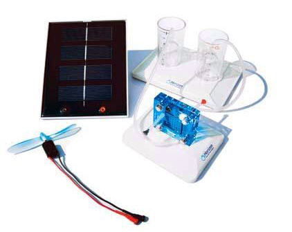 ソーラーパネルによる水の電気分解。ソーラー＆水素学習キット